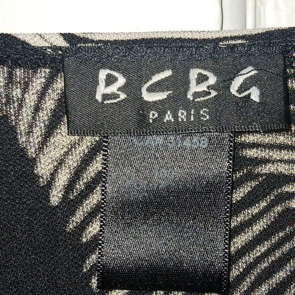 BCBG Wrap Dress , Size Medium, True Wrap,  Very Good Condition - Picture 8 of 8